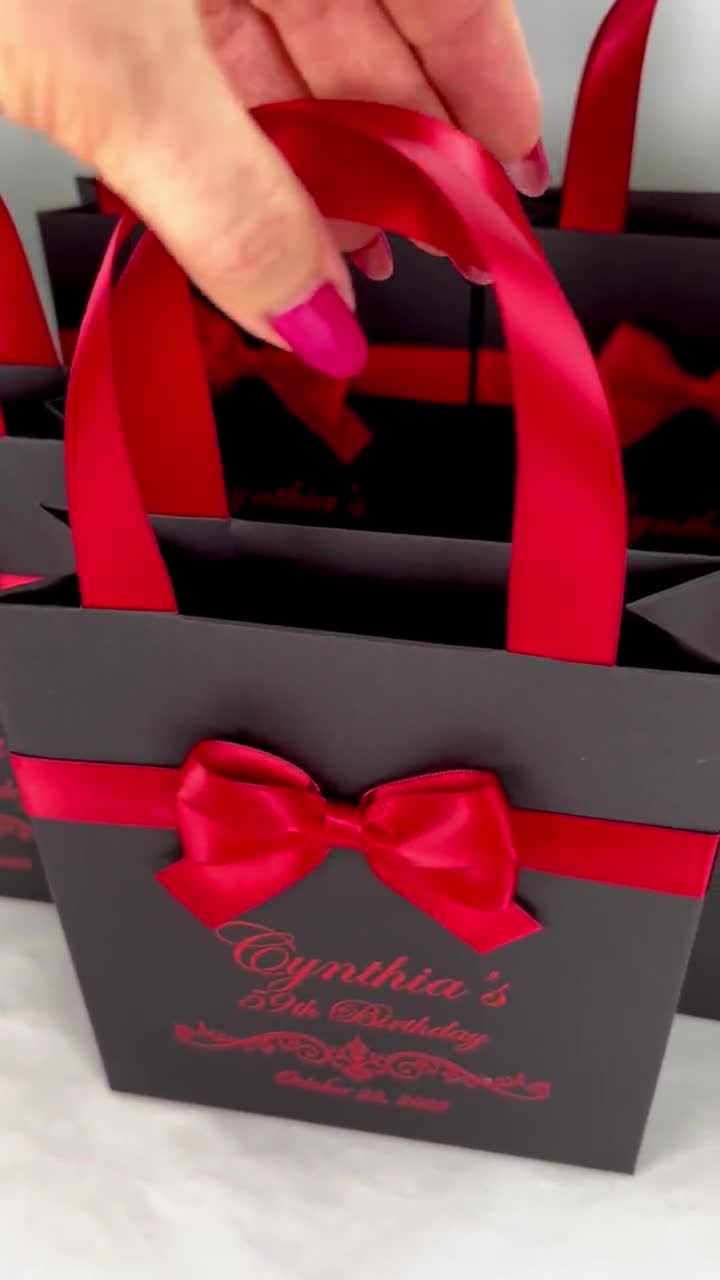 Paquete de 16 bolsas de regalo de cumpleaños de 50 años, ideales para  regalos de fiesta, bolsas negras y doradas, bolsas de papel para dulces con  asas