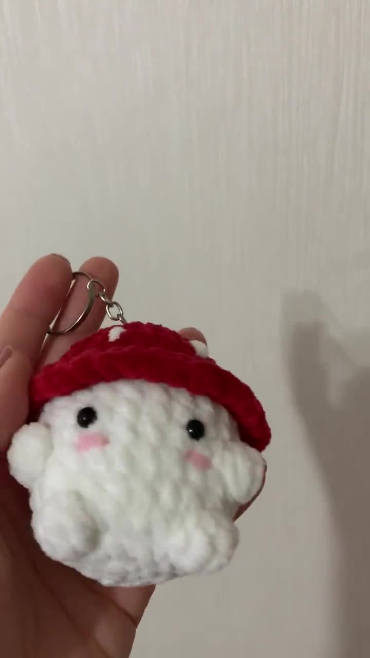 かぎ針編みのキノコぬいぐるみキーホルダー：編みぐるみキノコ