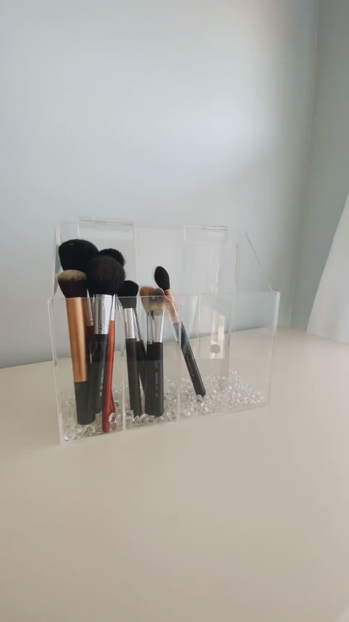 Custom Clear Acrylic Makeup Brush Holder Cosmetic Dustproof Case with  Hinged Lid - China Acrylic Brush Case and Acrylic Case with Hinged Lid  price