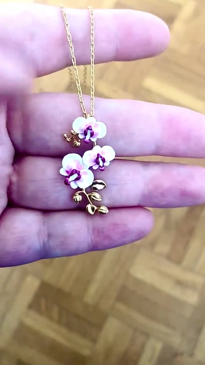 Vintage Large Orchid shops Enamel Flower Pendant Necklace Floral Gold Tone Signed OR