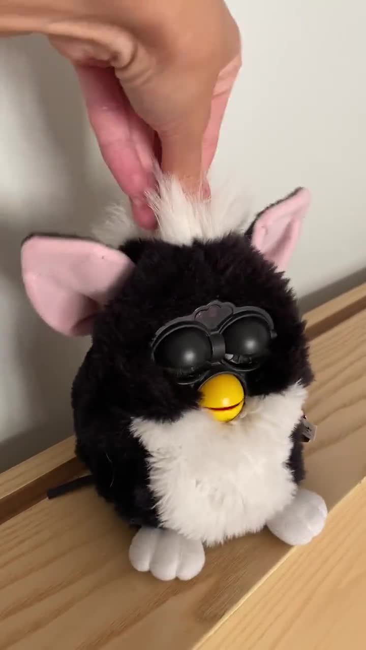 Furby : la célèbre peluche interactive fait son grand retour pour