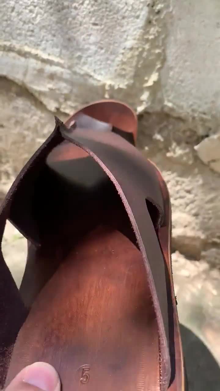 BROWN SLIDES MEN, genuine leather summer shoes men "Homeros" video poster