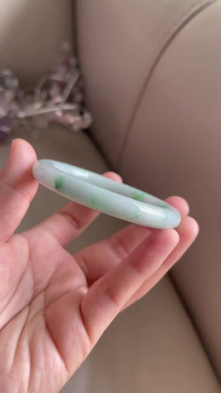 翡翠バングル 55.2 mm (2.17
