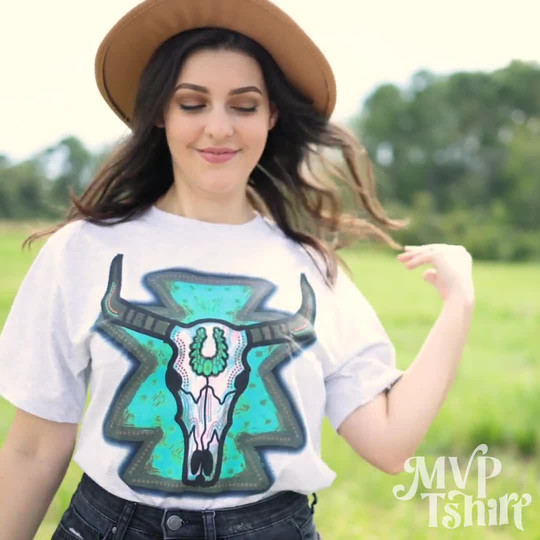  Cow Skull Shirts for Women Western Graphic T Shirts