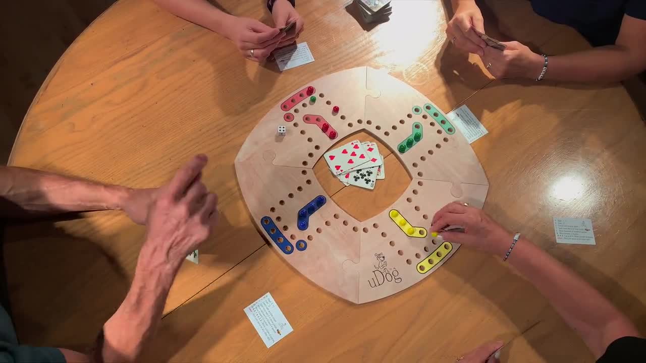 8-Player uDog deals Game (2-8 players)