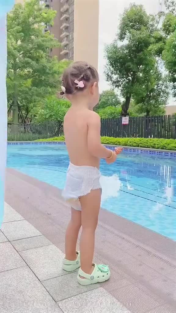 Serviette à capuche personnalisée Spider Man Kid, serviette de plage avec nom personnalisé pour enfants, poncho de bain super-héros, cadeau serviette de piscine pour tout-petit video poster