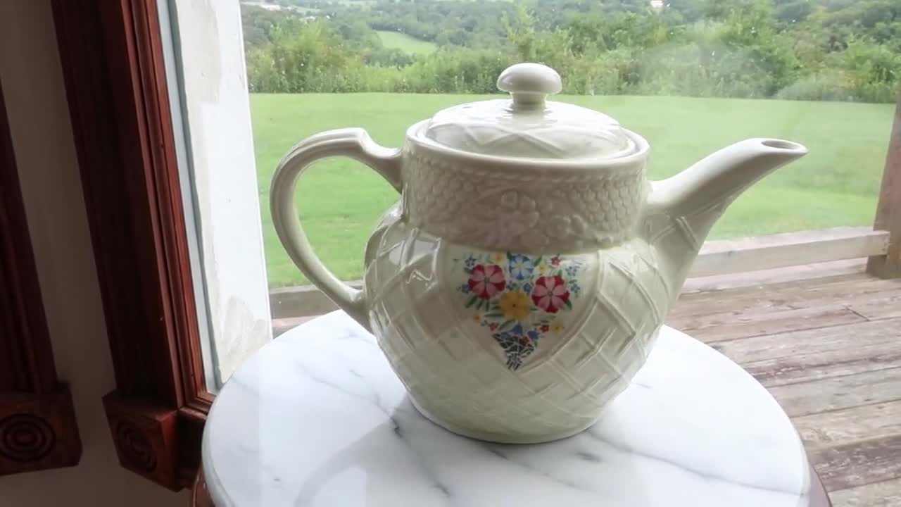 Drip-Olator teapot outlets basket weave floral teapot vintage Large