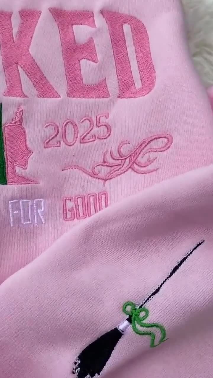 Sudadera vintage de Walt Disney World Magic, camiseta unisex de Mickey Magic Kingdom, sudadera de Disneyworld para vacaciones. video poster