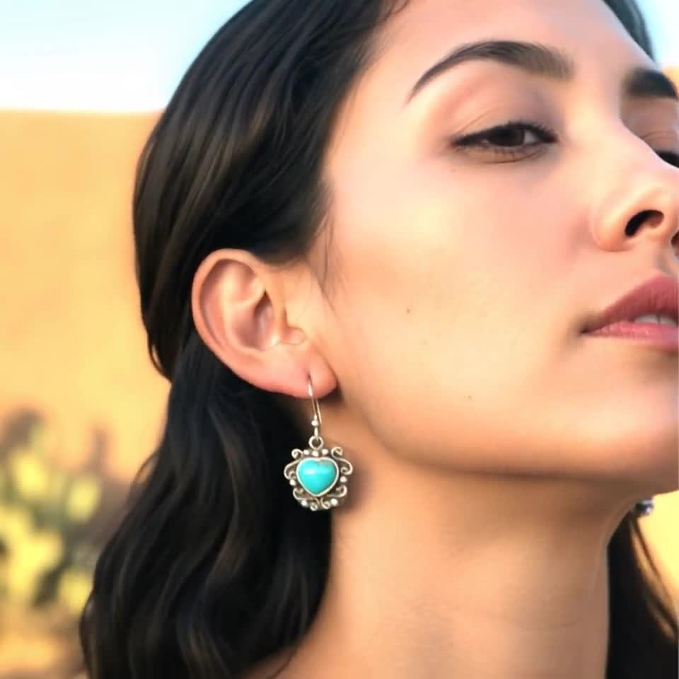 キングマン ターコイズ ハート イヤリング ブライトスカイブルー