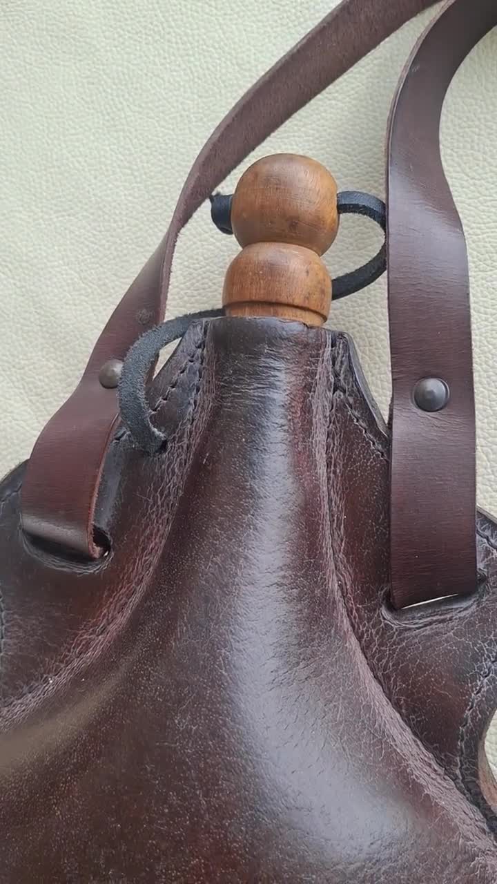 お値下げ‼️ドイツ19世紀ラインせっ器の水注 バイキング、中世LARPファンタジーハンドメイドレザー1.1Lウォーター