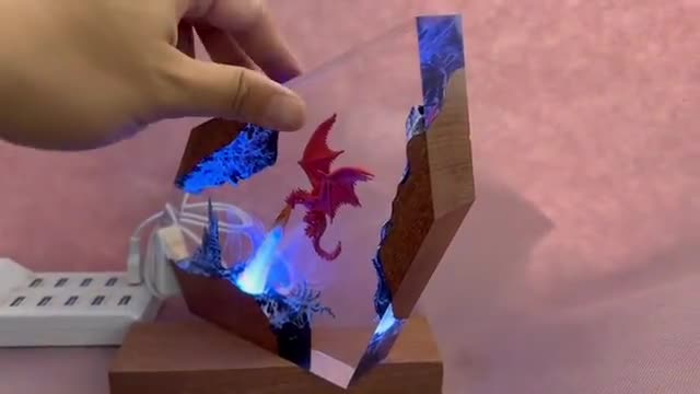 ドラゴンのランプ　飾ってただけで未使用 火を噴くドラゴンの樹脂製ランプ – 手作りのドラゴンアートテーブル