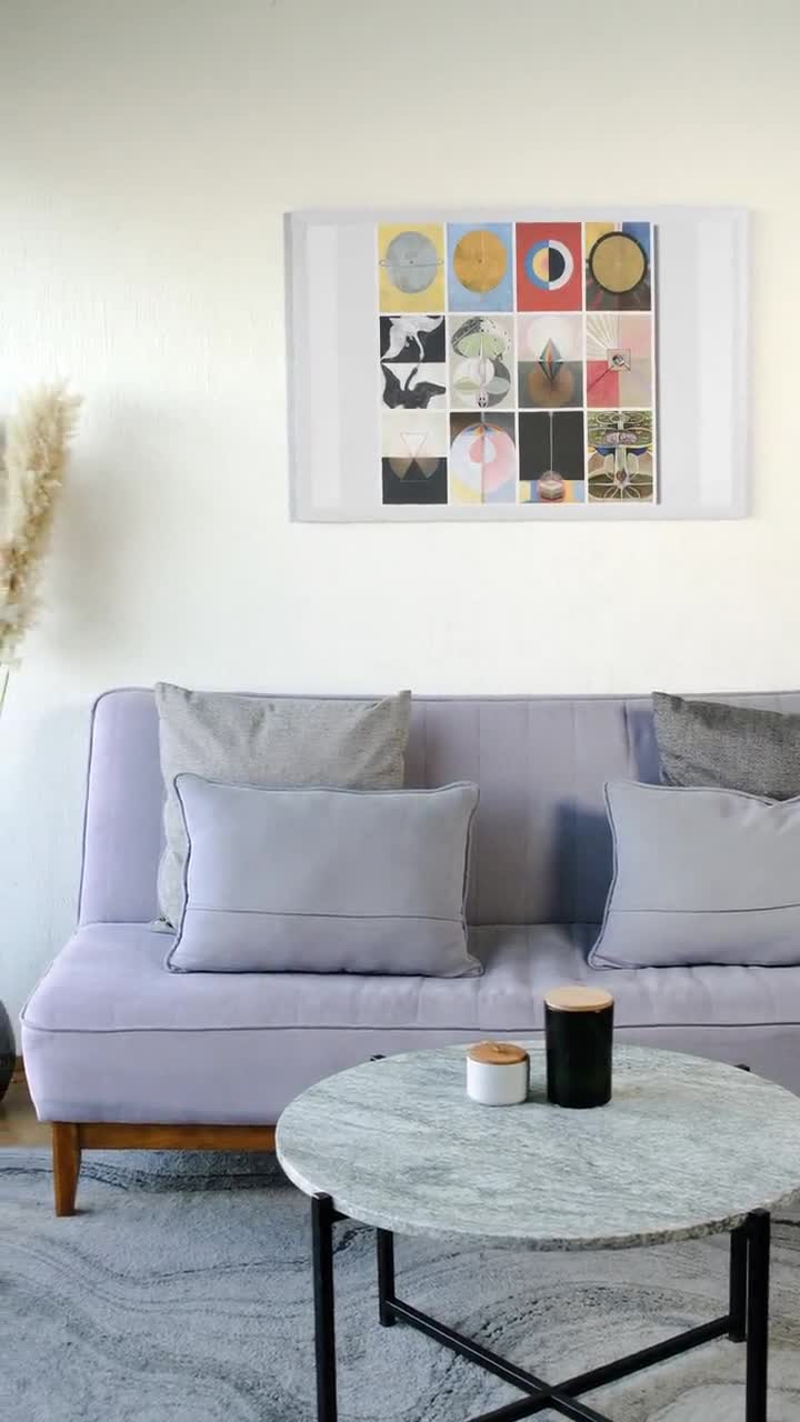 12 postales de Hilma af Klint II: un conjunto de 12 miniimpresiones del tamaño de una postal artística reproducida en cartulina mate de primera calidad de 300 g/m². video poster