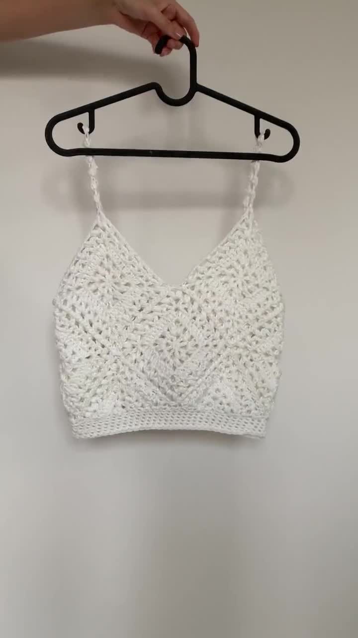 Tulip Granny Square Crop Top - free crochet pattern (S-5XL)