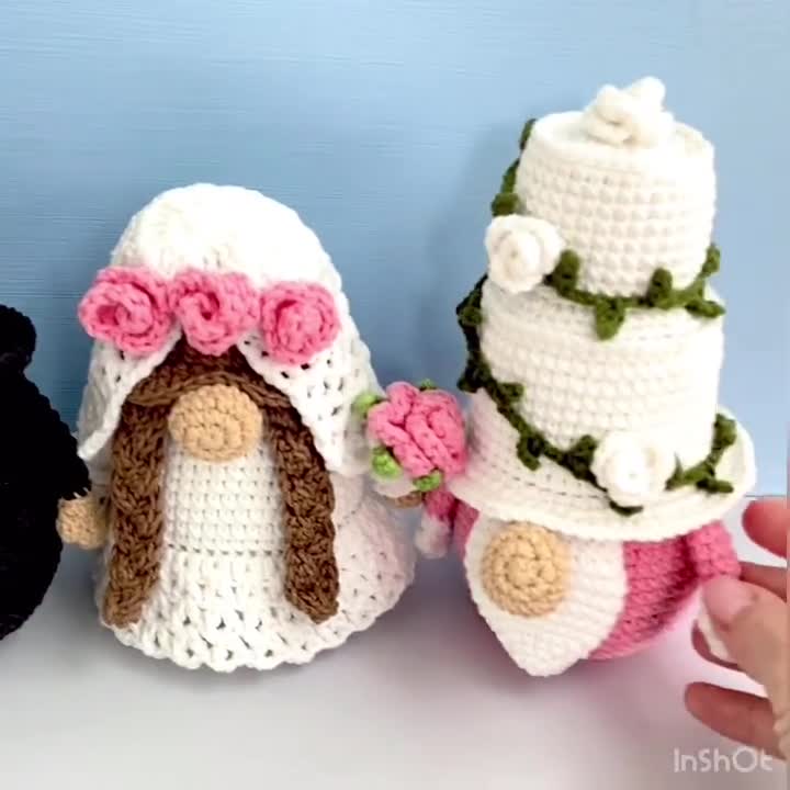 Crochet patterns gnomes with heart, Crochet gnome amigurumi pattern,  Crochet valentine gnome patterns, Crochet gift for couple