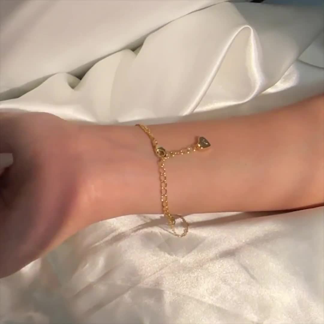 Louis Vuitton LV & Me Bracelet, Letter R, Gold, One Size