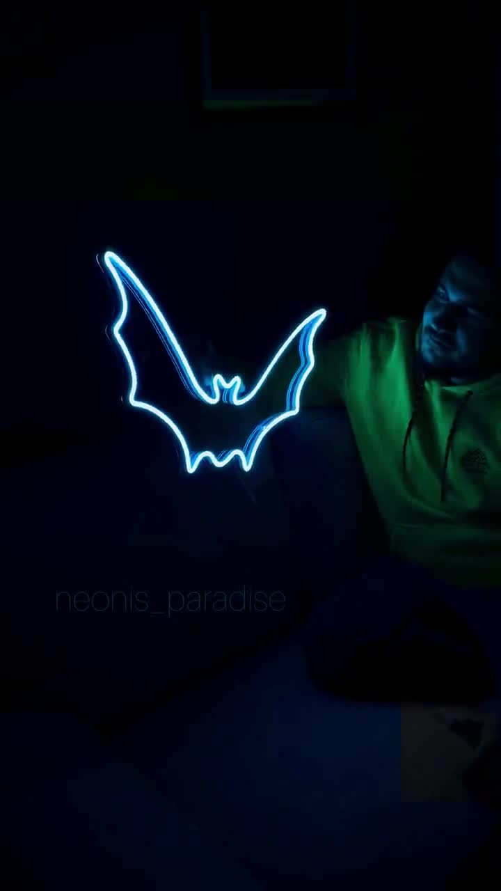  Halloween Bat Neon Signs, Bat Neon Light Sign for Bedroom Wall  Decor, USB Powered Light up Sign with Base, Bat LED Signs Room Decor  Aesthetic for Halloween Decoration, Gift, 9.45×6.69 