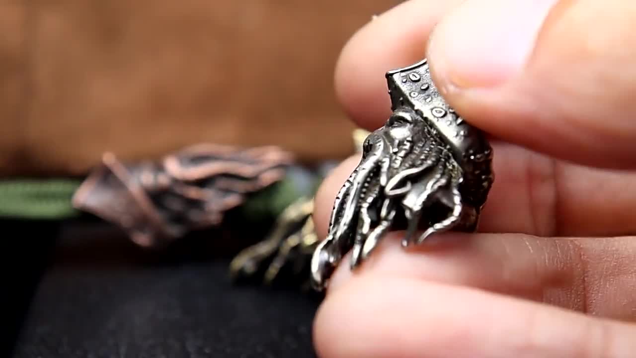 Perle Couteau Porte-clés – Lanière Paracorde – PC/Titane – EDC DIY