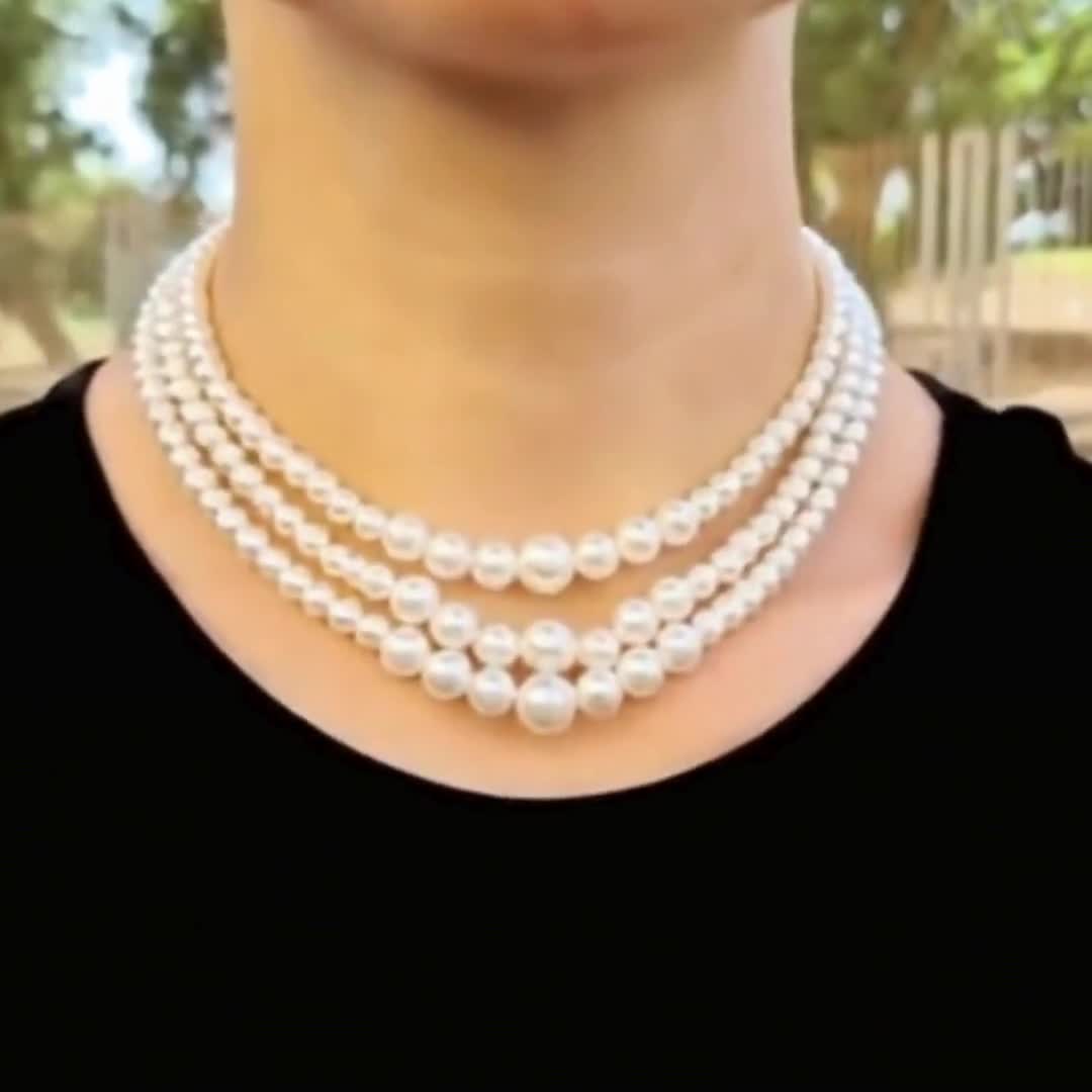 【VINTAGE HOLLYWOOD】Triple Pearl Clip Necklace Classic Triple Strand Faux Pearl Necklace Vintage-inspired
