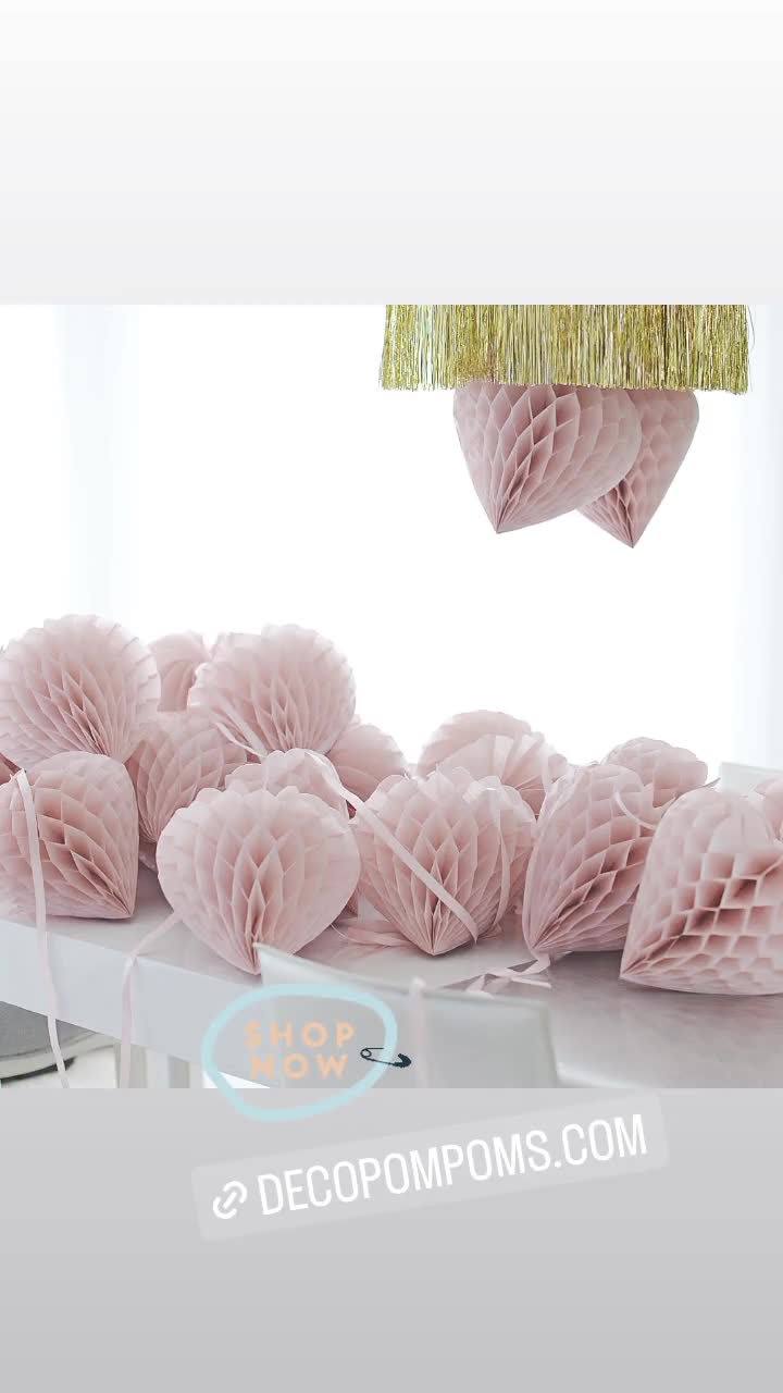 Paper Heart Honeycomb Hanging Party Decoration Custom Color