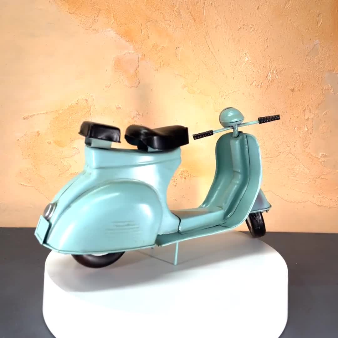 Scooter - Jouet mécanique en Tôle - Scooter Girl Bleu (Clock Work