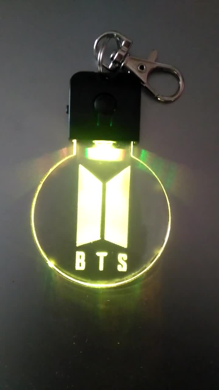 LED Luminous Key Ring Engraving of the BTS Logo, Korean K-pop Music, Gift  Idea for Birthday or Gadget for K-pop Fans 