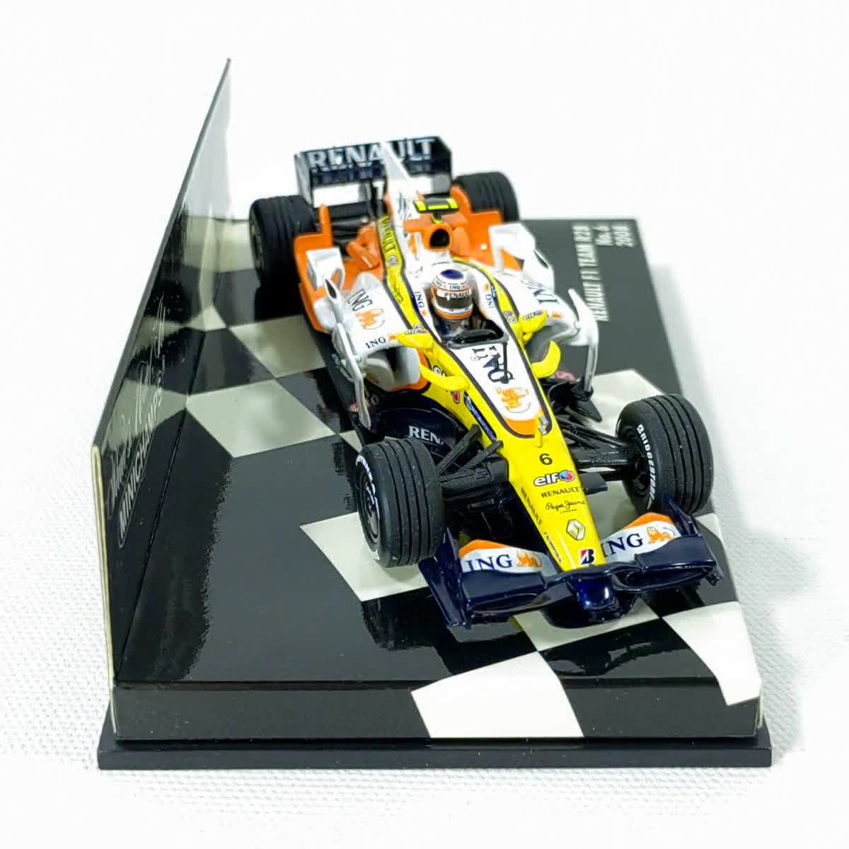 Renault R28 F1 Minichamps 1:43 Diecast Car - Nelson Piquet 2008