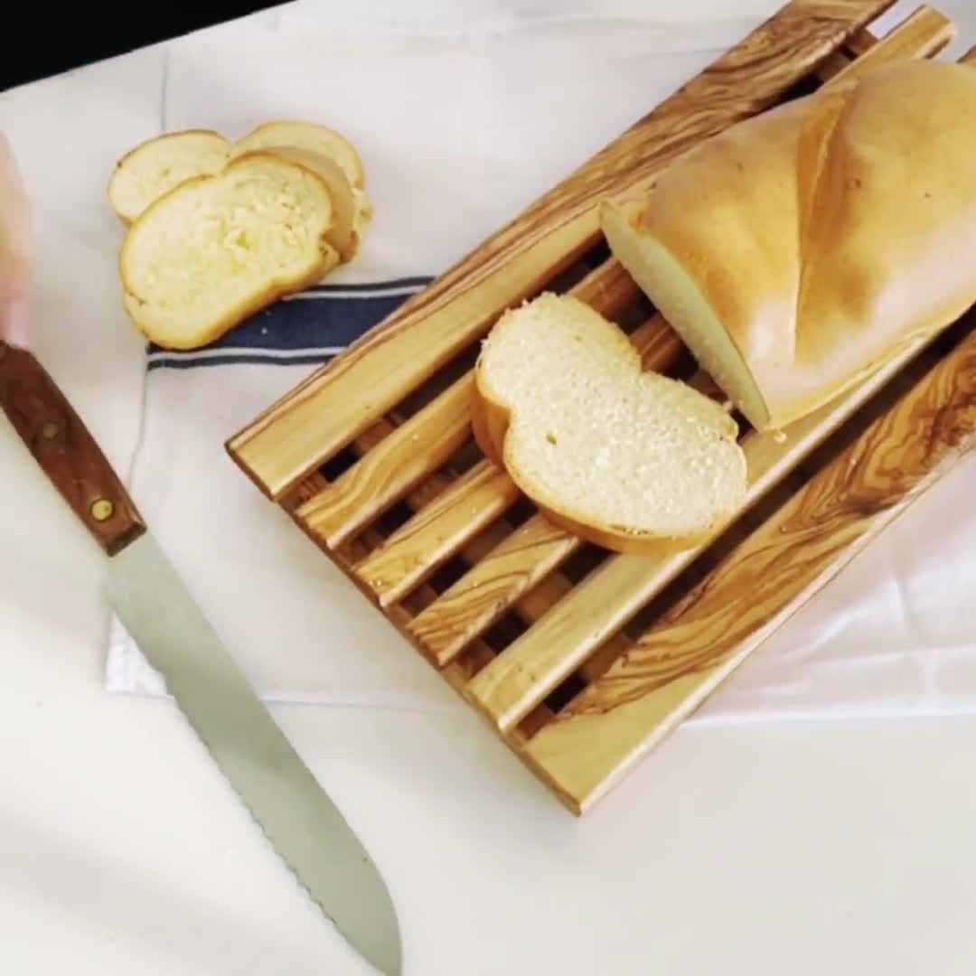 MOYUART Tabla de cortar pan de madera, rebanador de pan, bandeja de migas  con soporte, bandeja para servir pan para cocina, diseño de combinación de
