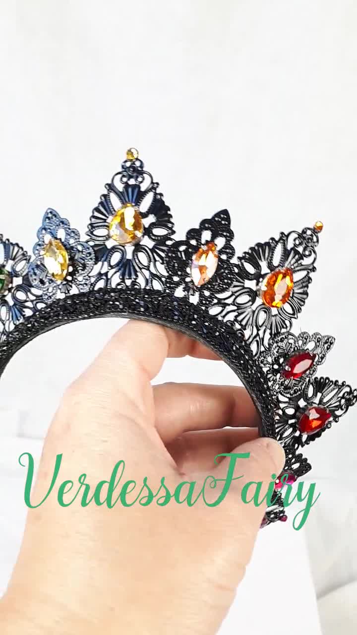 ブラックペイント　Tiara ティアラ Sadie's Tiara in Green & Silver – Auburn & Main