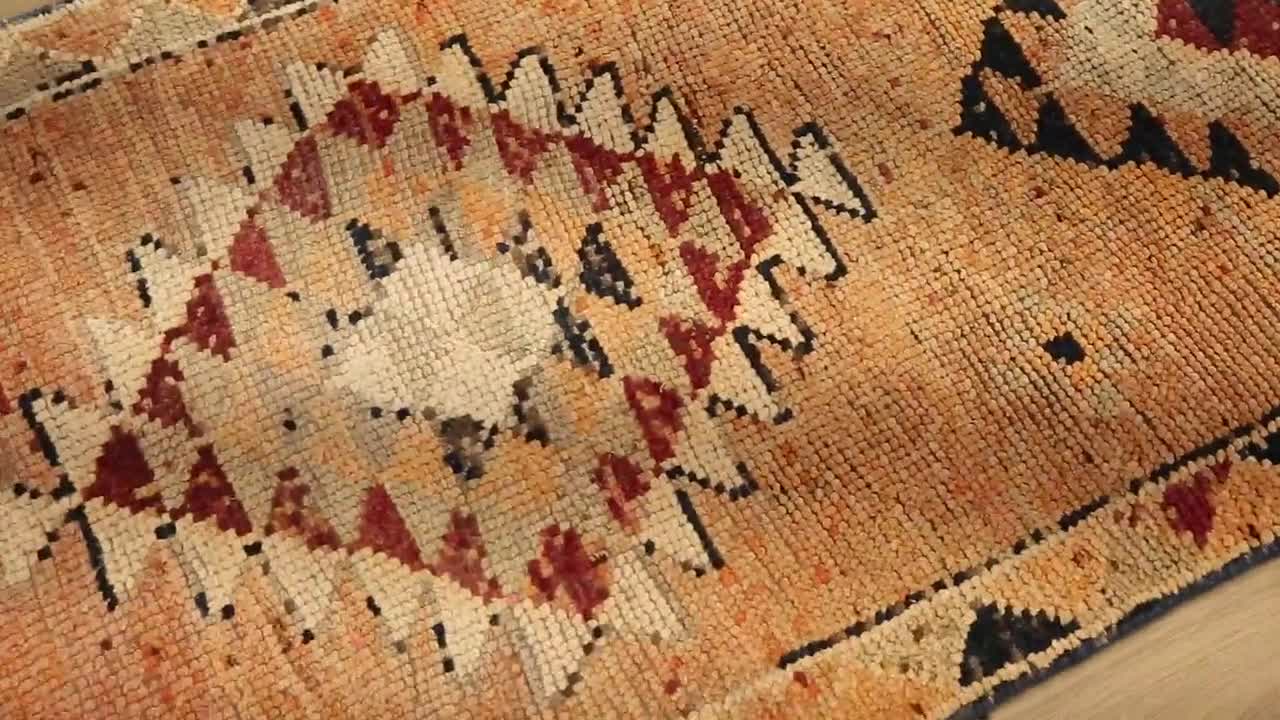 ヴィンテージ ウーシャク ラグ、イラスト入りラグ、レトロ ラグ、玄関