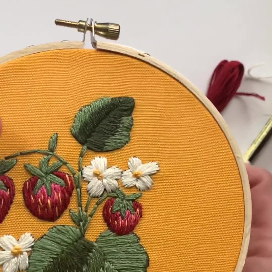 5 Easy Embroidery Flowers You Can Learn Today - Crewel Ghoul