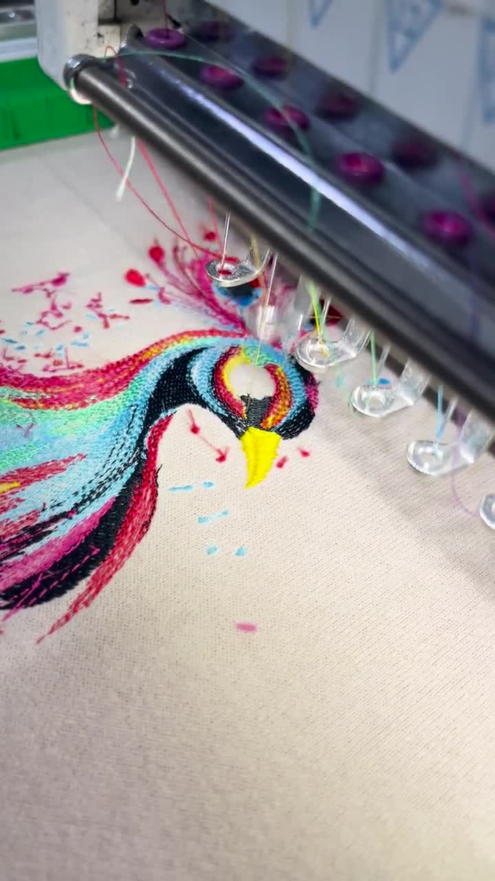 カラフルな孔雀の刺繍デザイン、芸術的な鳥の機械ファイル、ボヘミアン
