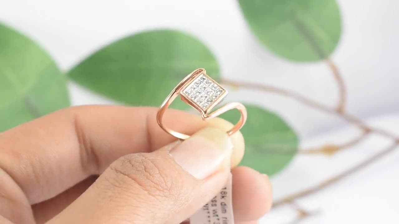 Anillo cuadrado de diamantes en oro rosa de 14 quilates - Anillo minimalista de diamantes en racimo - Anillo geométrico moderno de diamantes - Joyería elegante para el día a día video poster