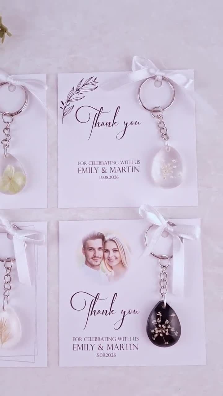 Thank you wedding placecards | Keychain bulk wedding | Wedding seat name card | Nature wedding favor | Custom wedding flower pressed video poster