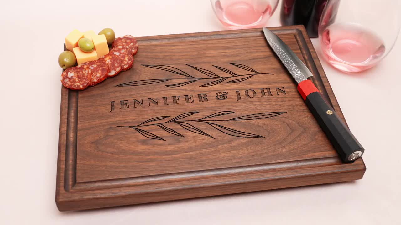 Wooden Cutting Board Leaf Design - Personalized Gallery