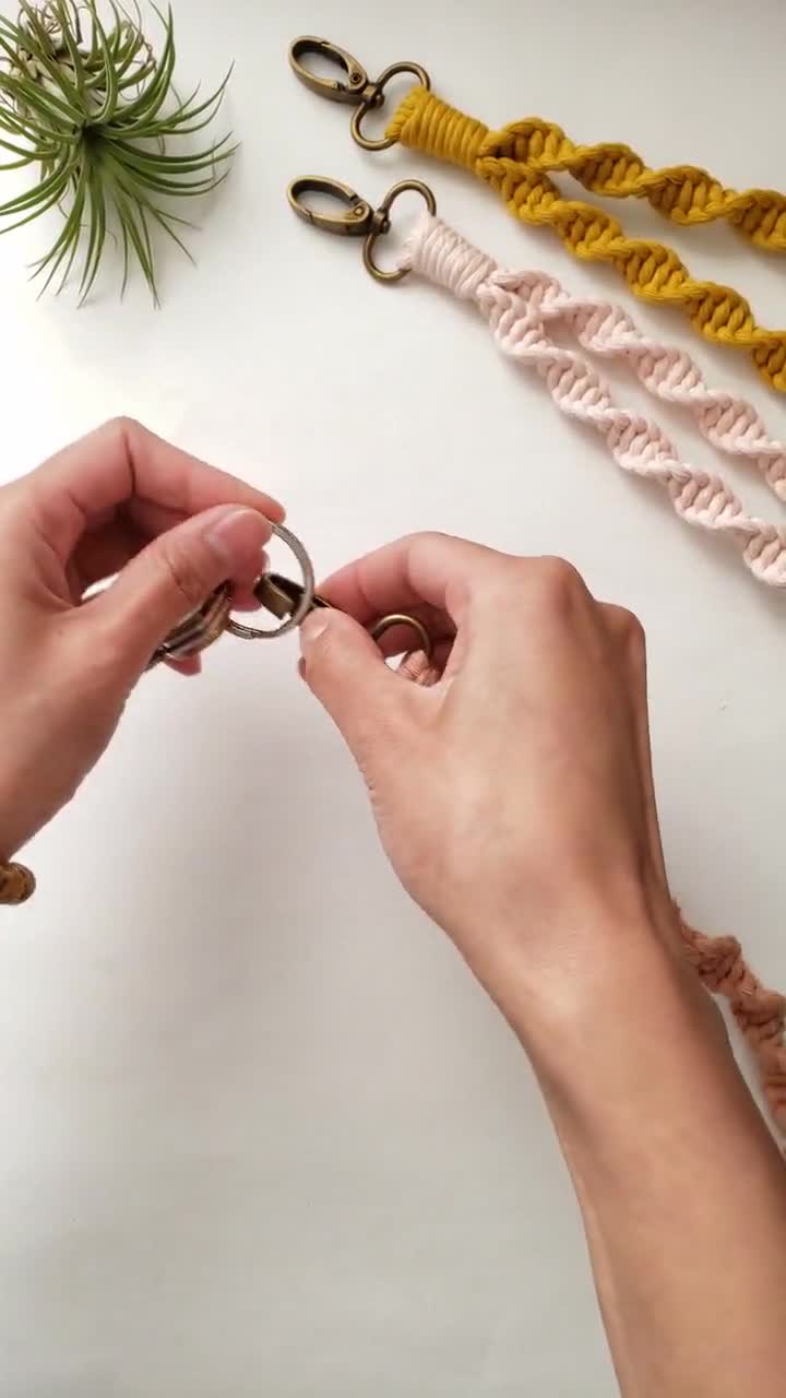 小物 OVY  Carabiner Macrame Keychain  i'm ok Paracord Keychain / Easy Macrame Lanyard / Macrame Wristlet