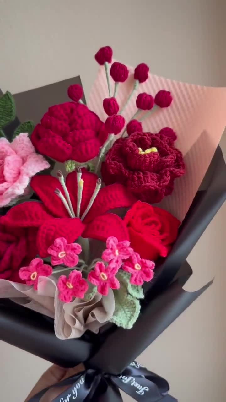 Mother's Day Crochet red pink rose bouquet, Knitted Birthday
