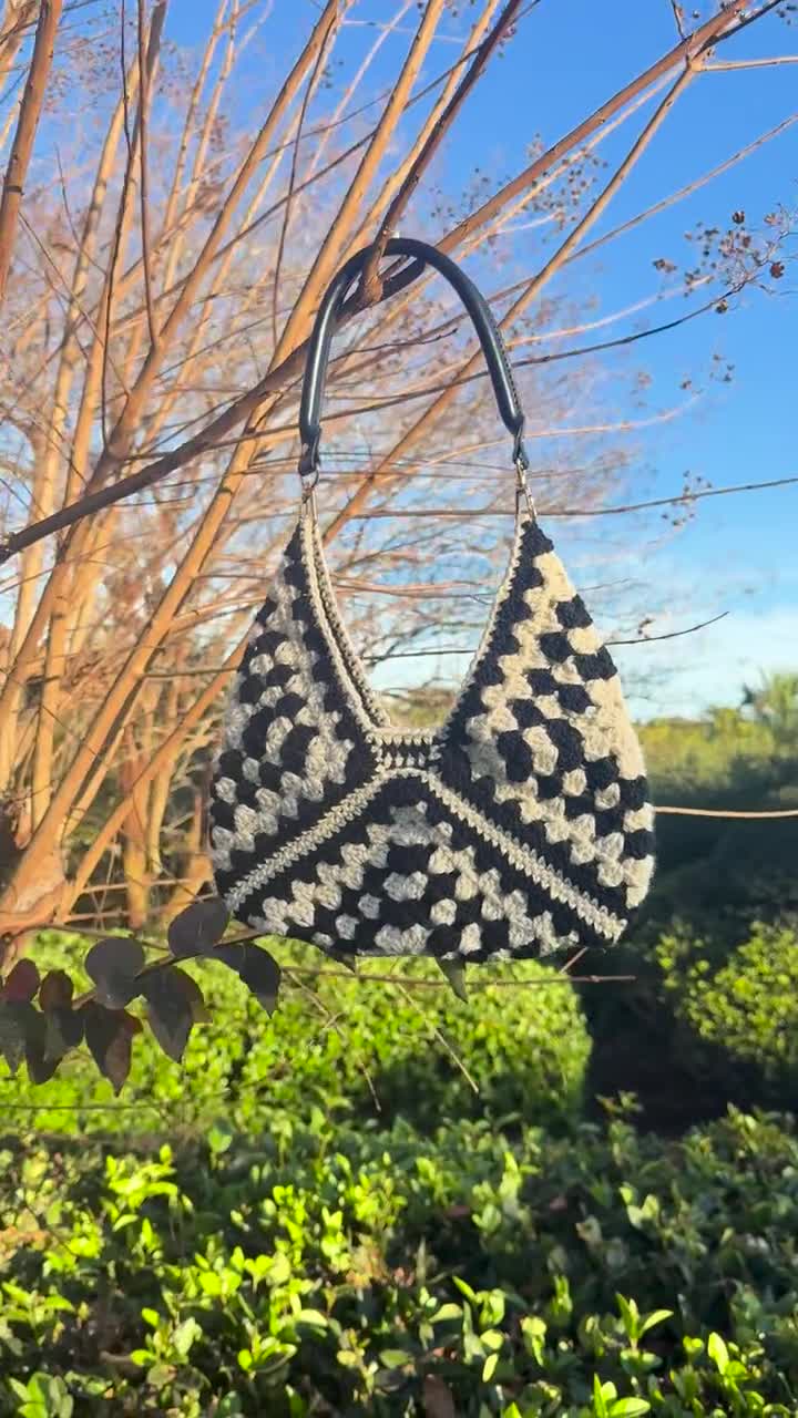 ドレスなグラニーbag　orderページ Granny Square Triangle Bag Crochet Pattern | Small, Medium & Large