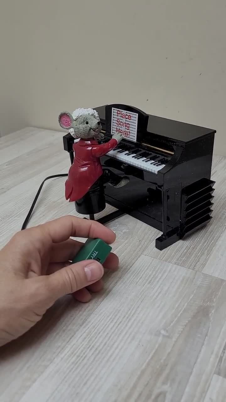 Mr Christmas Magical Maestro Mouse Piano Music Box Without Song