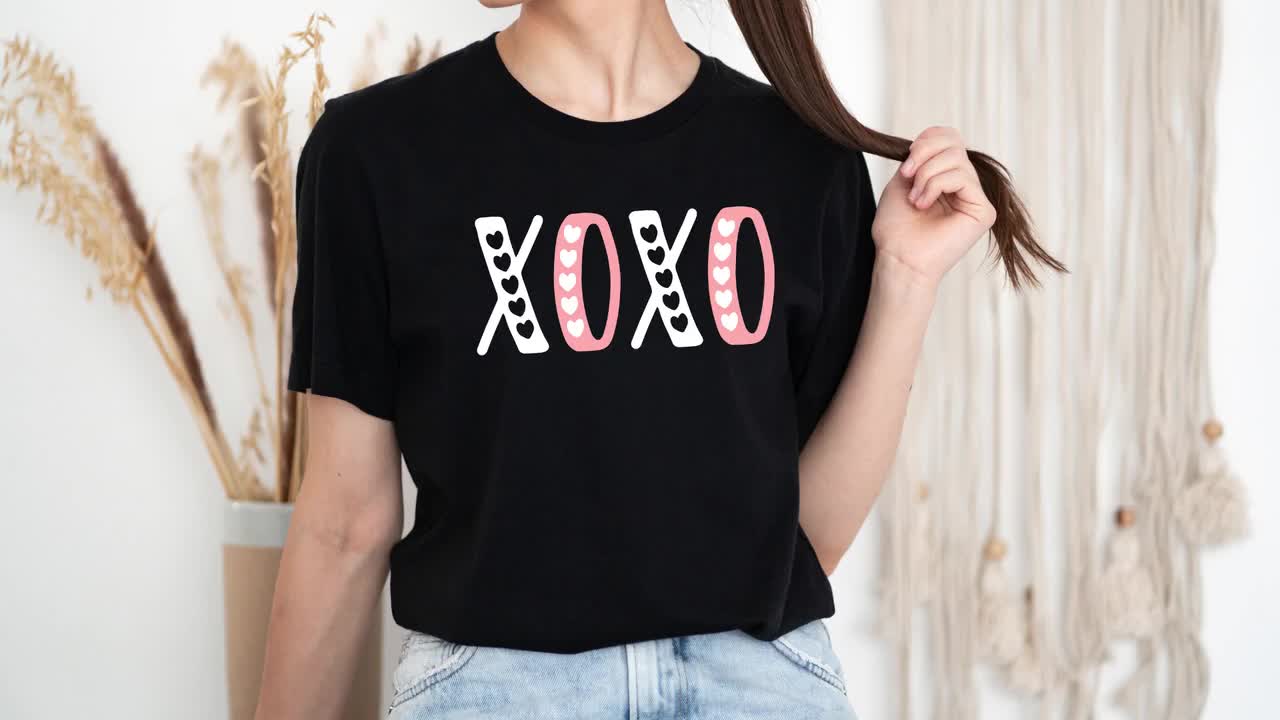 XOXO Valentine's Day Shirt, Couples Love Shirt - Etsy