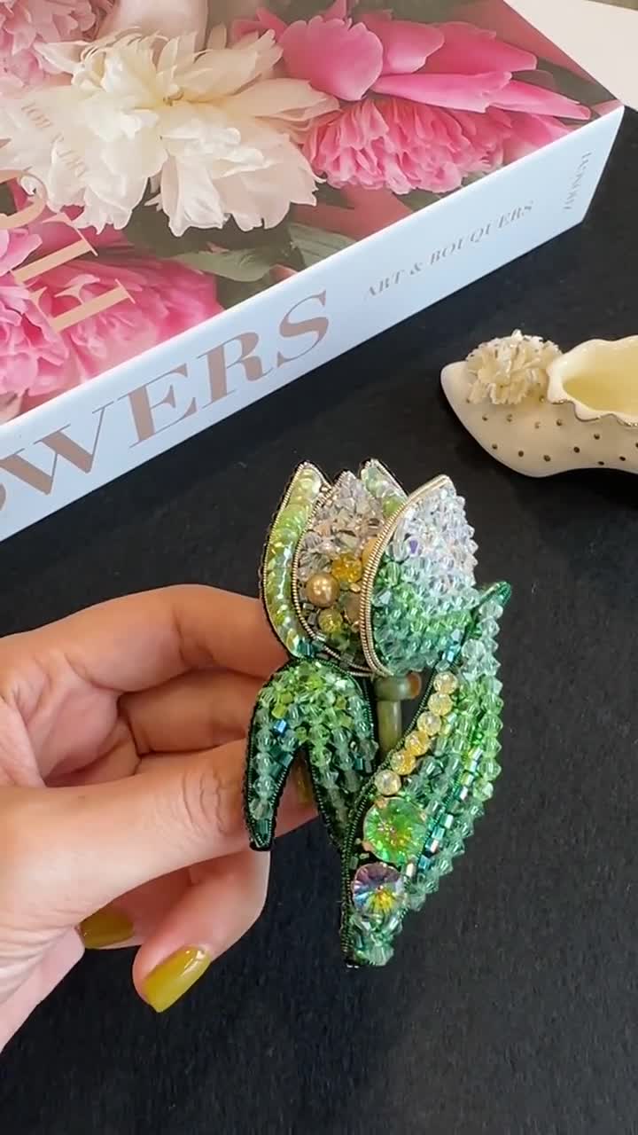 Handmade Beaded Tulip Brooch | Swarovski Crystal & Pearl Flower