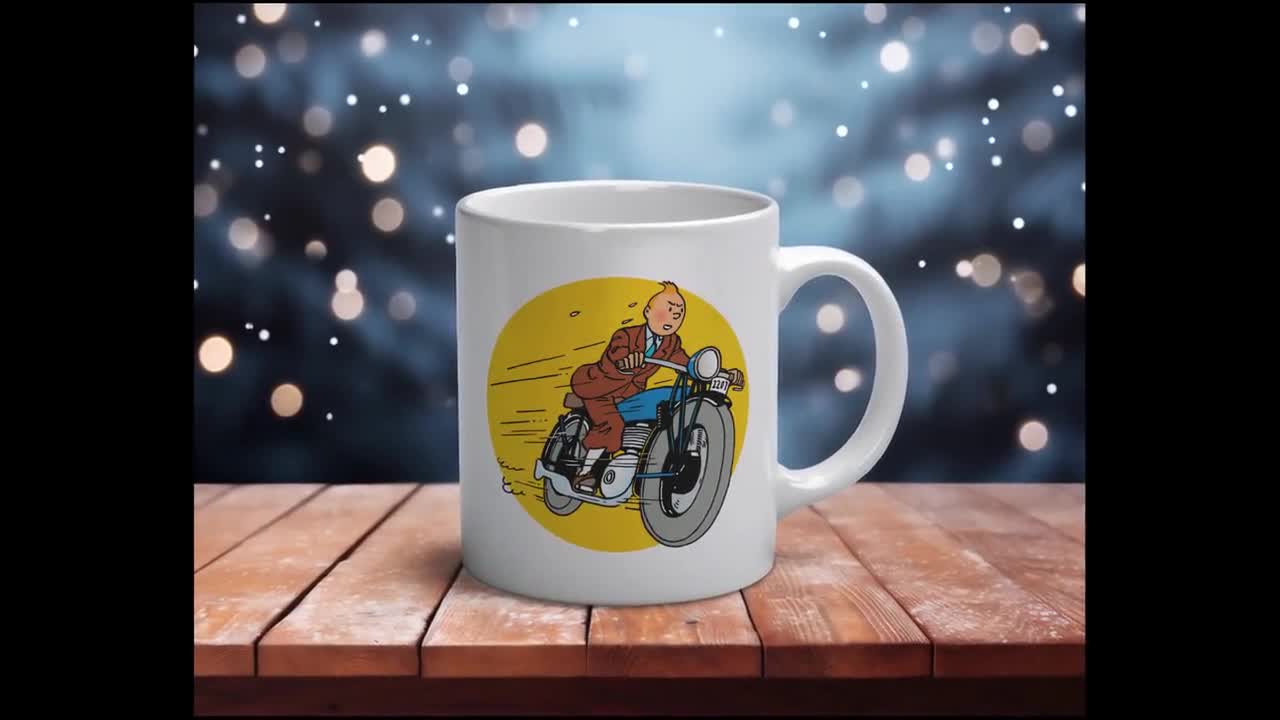 Taza vintage de Tintín con motocicleta – Taza clásica de cómic – Regalo para fans de los cómics – Taza con ilustración retro de aventurero video poster