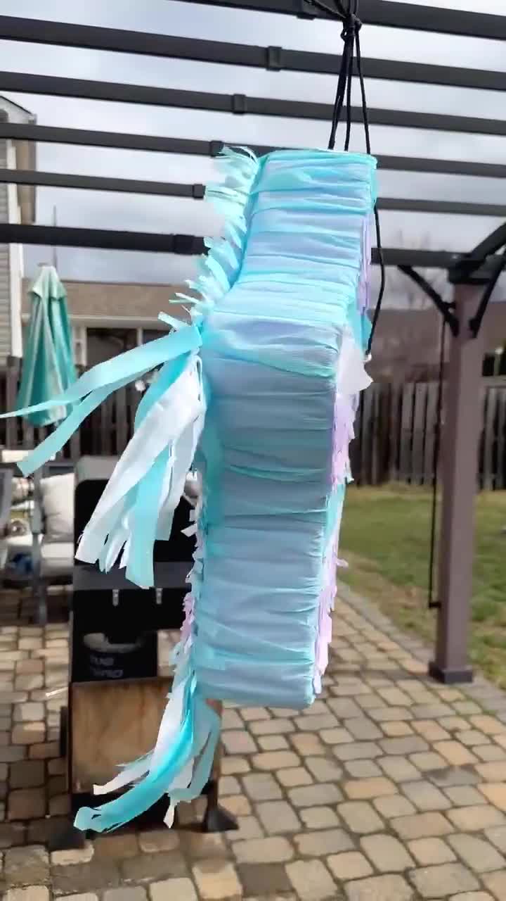 Frozen Pinata 20x18 Handmade: Elsa and Anna Pinatas video poster