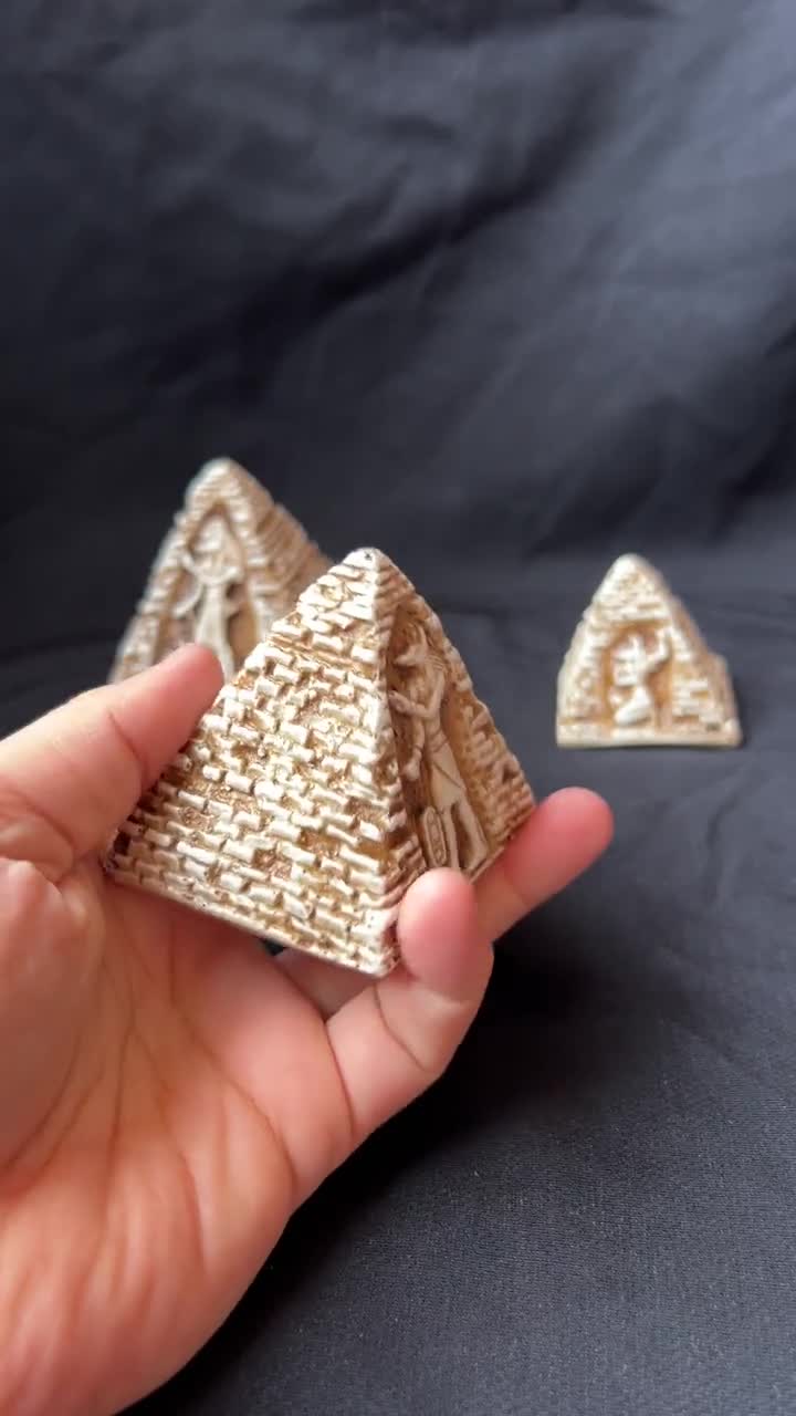 古代エジプトのピラミッドフィギュアセット（エジプト製） - Etsy 日本
