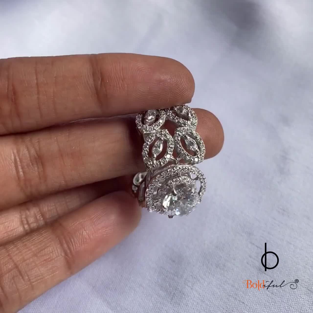 14K Yellow Gold 0.8 CTW Round Cut Classic Side Stone Pave