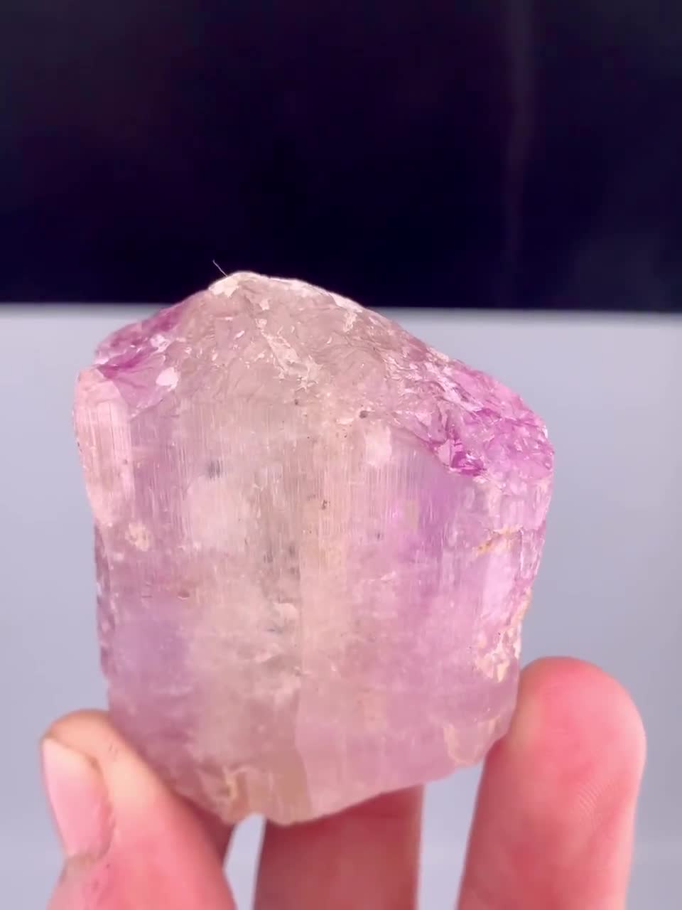 アフガニスタン産バイカラー クンツァイト クリスタル スポジュメン石