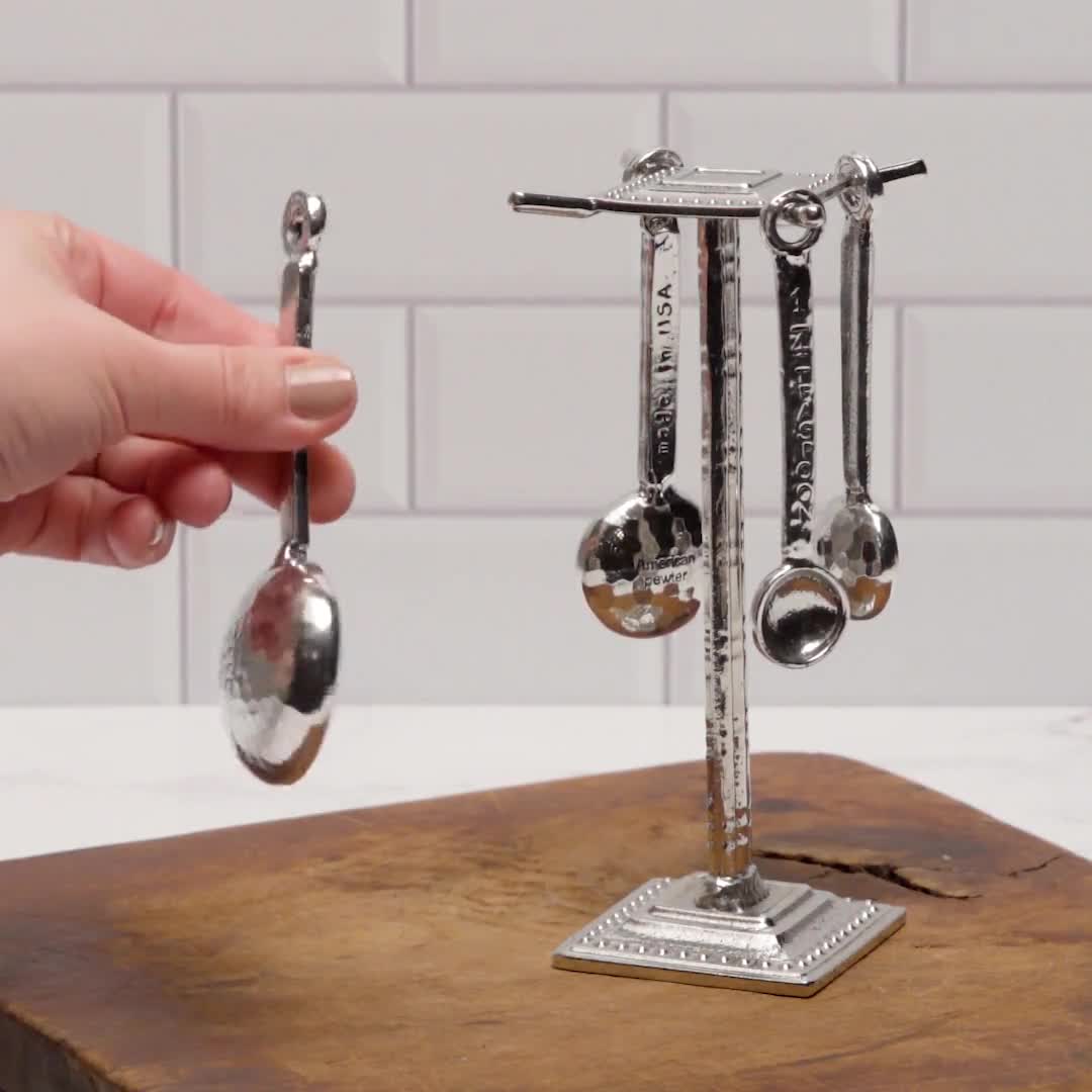 https://v.etsystatic.com/video/upload/q_auto/zms2015pp_Homestead_Measuring_Spoons_Countertop_Post_REV_mgdbbl.jpg