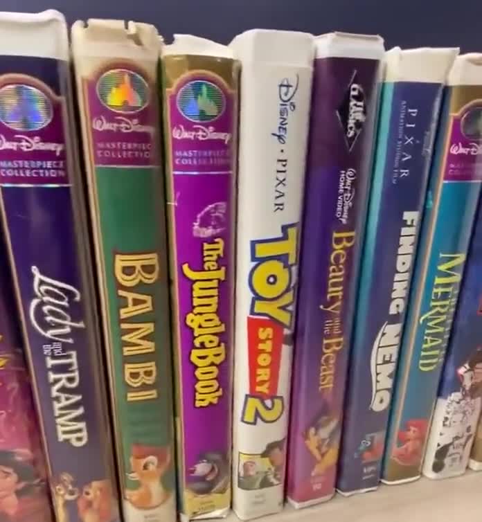 ヴィンテージディズニーVHSアニメテープ、クラシックな80年代90年代の