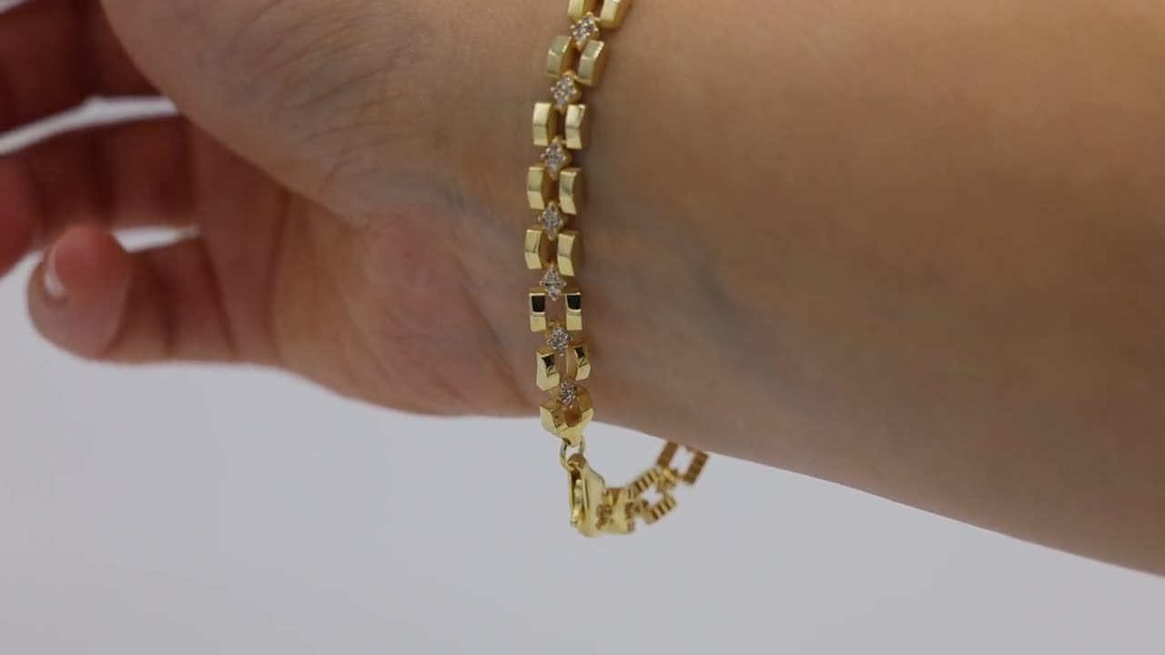 14K gouden geometrische armband | Luxe diamanten pavé-armband video poster