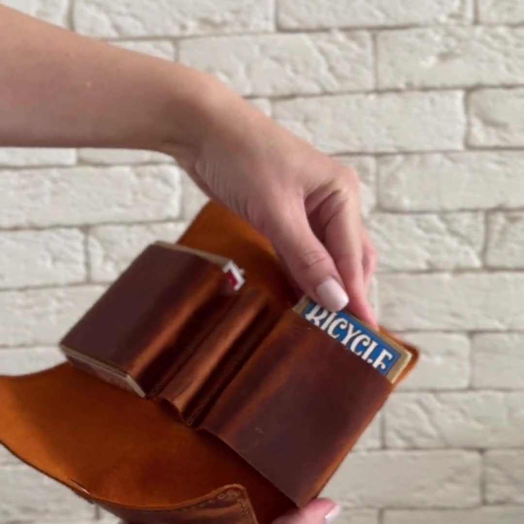 革製トランプケース（トランプ2組とサイコロ用）、ポーカーカード