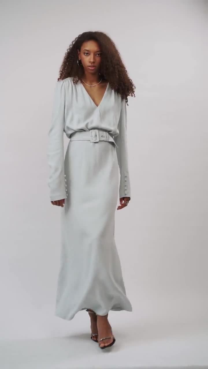 オールインワン・サロペット Fisico V-Neck Maxi Dress With Contrasting Color Pattern Women's Stunning Floral Print V-Neck Maxi Dress Breathable